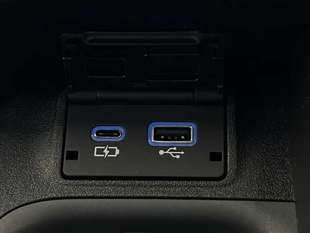 トヨタ シエンタ ハイブリッド Z 岐阜県 2023(令5)年 1.9万km ブラック 純正ディスプレイオーディオ/パノラミックビューモニター/連動前後ドライブレコーダー/トヨタセーフティセンス/レーダークルーズコントロール/ETC2.0/両側電動スライドドア/フルセグ視聴/Bluetooth/LEDヘッドライト/オートハイビーム/クリアランスソナー/ブラインドスポットモニター/純正フロアマット/AC100V/USBポート/プッシュスタート/スマートキー/スペアキー/取扱説明書・記録簿