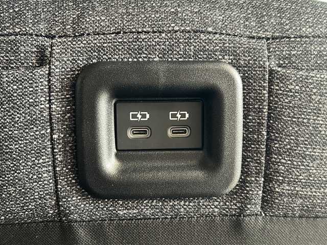 トヨタ シエンタ ハイブリッド Z 岐阜県 2023(令5)年 1.9万km ブラック 純正ディスプレイオーディオ/パノラミックビューモニター/連動前後ドライブレコーダー/トヨタセーフティセンス/レーダークルーズコントロール/ETC2.0/両側電動スライドドア/フルセグ視聴/Bluetooth/LEDヘッドライト/オートハイビーム/クリアランスソナー/ブラインドスポットモニター/純正フロアマット/AC100V/USBポート/プッシュスタート/スマートキー/スペアキー/取扱説明書・記録簿