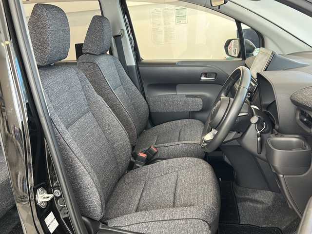 トヨタ シエンタ ハイブリッド Z 岐阜県 2023(令5)年 1.9万km ブラック 純正ディスプレイオーディオ/パノラミックビューモニター/連動前後ドライブレコーダー/トヨタセーフティセンス/レーダークルーズコントロール/ETC2.0/両側電動スライドドア/フルセグ視聴/Bluetooth/LEDヘッドライト/オートハイビーム/クリアランスソナー/ブラインドスポットモニター/純正フロアマット/AC100V/USBポート/プッシュスタート/スマートキー/スペアキー/取扱説明書・記録簿