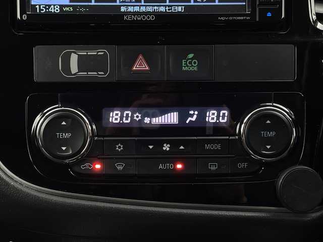 三菱 アウトランダー ＰＨＥＶ G セーフティパッケージ 新潟県 2017(平29)年 10.1万km シルキーホワイト 4WD/社外ナビ/　　フルセグ/CD/DVD/BT/アラウンドビューモニター/レーダークルーズコントロール/LEDオートライト/オートマチックハイビーム/ハーフレザーシート/パワーシート/シートヒーター/ステアリングスイッチ/パドルシフト/BSM/スマートキー/ETC