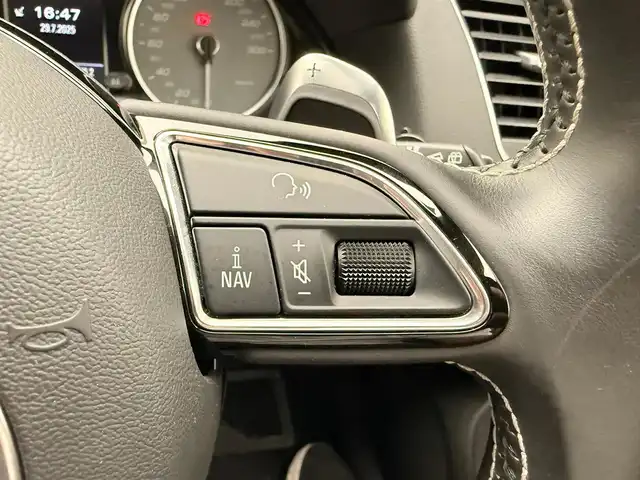 アウディ ＳＱ５ 兵庫県 2015(平27)年 8.9万km ムーンライトブルーパールエフェクト 純正HDDナビ/フルセグ CD DVD BT MSV/バックカメラ/コーナーセンサー/レーダークルーズコントロール/BSM/LKA/ビルトインETC/4WD/パワーシート/シートヒーター/レザーシート/パワーバックドア/HIDヘッドライト/オートライト/スマートキー/取扱い説明書