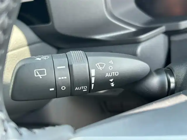 トヨタ ランドクルーザー ２５０ VX 愛知県 2024(令6)年 1.3万km プラチナホワイトパールマイカ サンルーフ/丸目ヘッドライト/ディスプレイオーディオナビ/FM/AM/フルセグTV/BT/Miracast/USB/アラウンドビューモニター/クリアランスソナー/ブラインドスポットモニター/フォグランプ/パワーバックドア/パワーハッチ/デジタルインナーミラー/前席シートヒーター/ルーフレール/衝突被害軽減ブレーキ/スマートキー/トヨタチームメイト/ブラインドスポットモニター/レーダークルーズコントロール（追従走行あり）/本革シート/パーキングサポートブレーキ/純正フロアマット/プッシュスタート/純正18インチアルミホイール