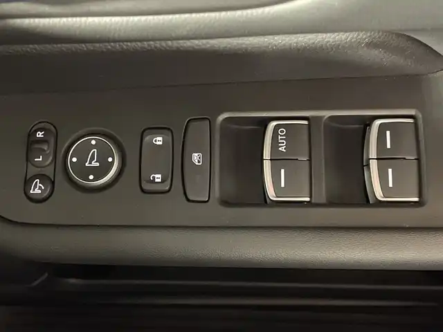 ホンダ ステップワゴン スパーダ 福岡県 2023(令5)年 2.5万km クリスタルブラックパール 禁煙車/ワンオーナー/純正11.4インチナビ/フルセグテレビ/マルチビューカメラ/両側パワースライドドア/パワーバックドア/ミラー一体型ドライブレコーダー前後/ETC/レーダークルーズコントロール