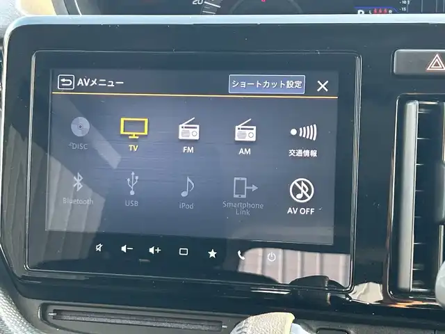 スズキ ソリオ バンディット HV MV 千葉県 2023(令5)年 0.9万km ピュアホワイトP 純正メモリナビ/（CD/DVD/BT/TV)/バックカメラ/衝突被害軽減システム/車線逸脱警報/レーダークルーズコントロール/パワースライドドア/ヘッドアップディスプレイ/シートヒーター/ETC/ドライブレコーダー/アイドリングストップ/LEDヘッドライト/フォグランプ/オートライト/ウィンカーミラー/電動格納ミラー/純正15インチAW/シートヒーター/プッシュスタート/ドアバイザー/取扱説明書/保証書
