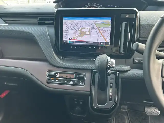 スズキ ソリオ バンディット HV MV 千葉県 2023(令5)年 0.9万km ピュアホワイトP 純正メモリナビ/（CD/DVD/BT/TV)/バックカメラ/衝突被害軽減システム/車線逸脱警報/レーダークルーズコントロール/パワースライドドア/ヘッドアップディスプレイ/シートヒーター/ETC/ドライブレコーダー/アイドリングストップ/LEDヘッドライト/フォグランプ/オートライト/ウィンカーミラー/電動格納ミラー/純正15インチAW/シートヒーター/プッシュスタート/ドアバイザー/取扱説明書/保証書