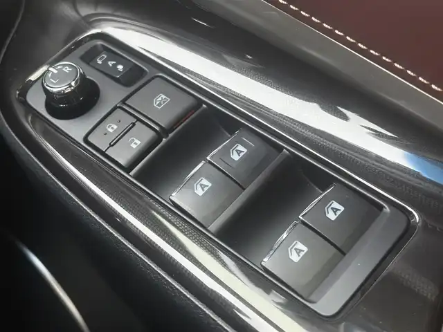 トヨタ ハリアー プレミアム 茨城県 2019(平31)年 4.3万km スパークリングブラックパールクリスタルシャイン 純正ナビ　/バックカメラ　/ドライブレコーダー　/クルーズコントロール　/ＥＴＣ　/パワーバックドア　/ＬＥＤライト　/パワーシート　/レーンキープアシスト　/オートライト　/アイドリングストップ　/衝突軽減システム/パワーステアリング/パワーウィンドウ