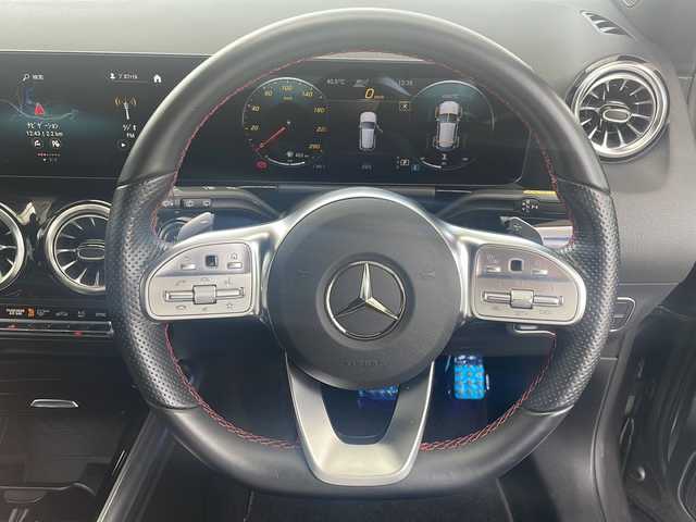 メルセデス・ベンツ ＧＬＡ２００ｄ 4マチック AMGライン 兵庫県 2021(令3)年 1.2万km マウンテングレー 軽油/ターボ/4WD/登録時走行距離11922km/レーダーセーフティパッケージ/純正10.25インチナビ/フルセグTV/全方位カメラ/純正前後ドライブレコーダー/キーレスゴー/コンビニエンスオープニング/クロージング機能/前席パワーシート/シートヒーター/パワーバックドア/マルチビームLEDヘッドランプ/アダプティブハイビームアシストプラス/カーボン調インパネ加飾/ETC2.0/純正フロアマット