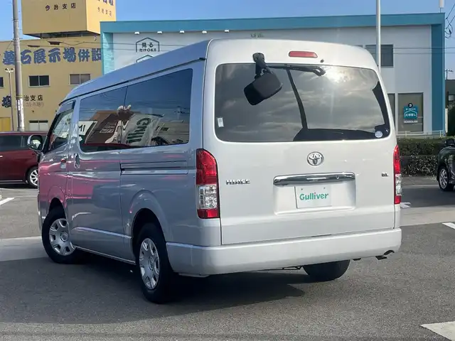 トヨタ ハイエース GL 愛媛県 2016(平28)年 5.6万km シルバーM 登録時走行距離：55299km/10人乗り/社外ナビ/AM/FM/ワンセグTV/DVD/CD/Bluetooth/ETC/バックカメラ/サイドアンダーミラー/サーキュレーター/後席背面ジュースホルダー/キセノンヘッドライト/フォグランプ/リモコンキー/純正フロアマット