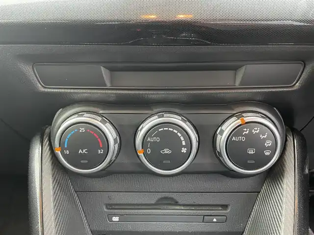 マツダ デミオ 13S 富山県 2015(平27)年 4.9万km メテオグレーマイカ ＬＥＤコンフォートパッケージ/メーカーナビ/フルセグＴＶ/Ｂｌｕｅｔｏｏｔｈ/ＤＶＤ再生/ビルトインＥＴＣ/アイドリングストップ/ＬＥＤオートライト/衝突軽減ブレーキ