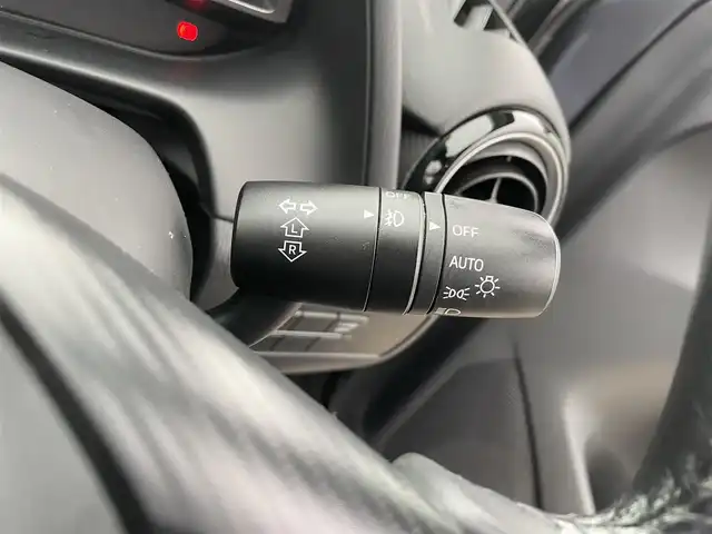 マツダ デミオ 13S 富山県 2015(平27)年 4.9万km メテオグレーマイカ ＬＥＤコンフォートパッケージ/メーカーナビ/フルセグＴＶ/Ｂｌｕｅｔｏｏｔｈ/ＤＶＤ再生/ビルトインＥＴＣ/アイドリングストップ/ＬＥＤオートライト/衝突軽減ブレーキ