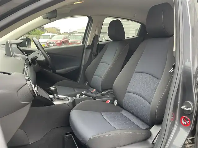 マツダ デミオ 13S 富山県 2015(平27)年 4.9万km メテオグレーマイカ ＬＥＤコンフォートパッケージ/メーカーナビ/フルセグＴＶ/Ｂｌｕｅｔｏｏｔｈ/ＤＶＤ再生/ビルトインＥＴＣ/アイドリングストップ/ＬＥＤオートライト/衝突軽減ブレーキ