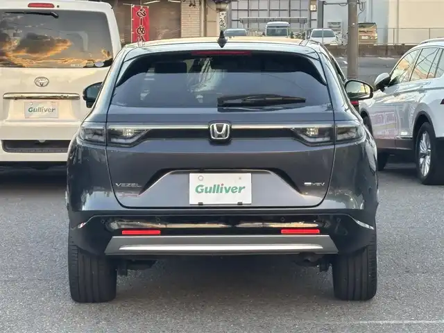 ホンダ ヴェゼル ハイブリッド e:HEV PLaY 愛知県 2023(令5)年 2.4万km メテオロイドグレーメタリック /禁煙//ワンオーナー//スカイルーフ//純正ナビ//BT/USB/フルセグ//バックカメラ//純正18AW//半革シート//シートヒーター（前席）//前後ドライブレコーダー//ETC2.0//置くだけ充電//電動リアゲート//ACC/CMBS/LTA/BSM/RSA//先行車発進お知らせ機能//横滑り防止装置//電子制御パーキングブレーキ//ブレーキホールド//LEDオートライト//オートハイビーム//オートリトラウィンカーミラー//本革巻きステアリング//ステアリングスイッチ//ステアリングヒーター//純正フロアマット//スペアスマートキー//新車時保証書//取扱説明書