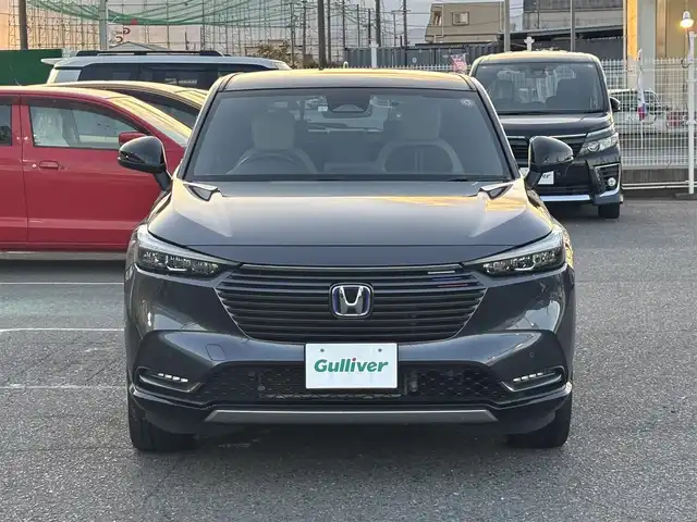 ホンダ ヴェゼル ハイブリッド e:HEV PLaY 愛知県 2023(令5)年 2.4万km メテオロイドグレーメタリック /禁煙//ワンオーナー//スカイルーフ//純正ナビ//BT/USB/フルセグ//バックカメラ//純正18AW//半革シート//シートヒーター（前席）//前後ドライブレコーダー//ETC2.0//置くだけ充電//電動リアゲート//ACC/CMBS/LTA/BSM/RSA//先行車発進お知らせ機能//横滑り防止装置//電子制御パーキングブレーキ//ブレーキホールド//LEDオートライト//オートハイビーム//オートリトラウィンカーミラー//本革巻きステアリング//ステアリングスイッチ//ステアリングヒーター//純正フロアマット//スペアスマートキー//新車時保証書//取扱説明書