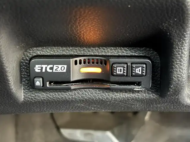 ホンダ ヴェゼル ハイブリッド e:HEV PLaY 愛知県 2023(令5)年 2.4万km メテオロイドグレーメタリック /禁煙//ワンオーナー//スカイルーフ//純正ナビ//BT/USB/フルセグ//バックカメラ//純正18AW//半革シート//シートヒーター（前席）//前後ドライブレコーダー//ETC2.0//置くだけ充電//電動リアゲート//ACC/CMBS/LTA/BSM/RSA//先行車発進お知らせ機能//横滑り防止装置//電子制御パーキングブレーキ//ブレーキホールド//LEDオートライト//オートハイビーム//オートリトラウィンカーミラー//本革巻きステアリング//ステアリングスイッチ//ステアリングヒーター//純正フロアマット//スペアスマートキー//新車時保証書//取扱説明書