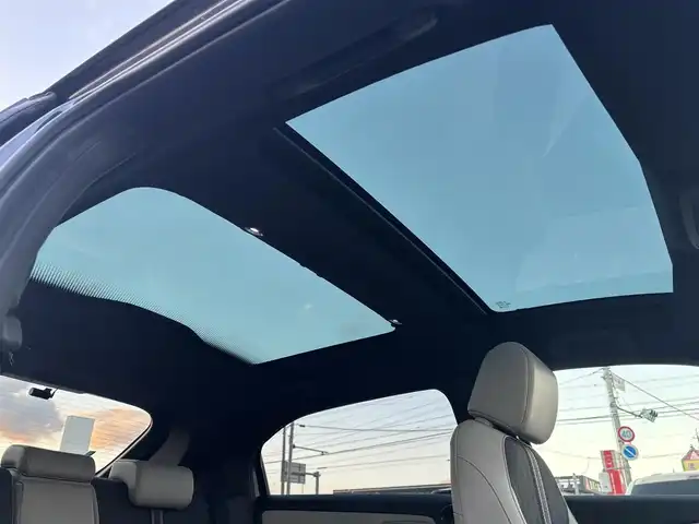 ホンダ ヴェゼル ハイブリッド e:HEV PLaY 愛知県 2023(令5)年 2.4万km メテオロイドグレーメタリック /禁煙//ワンオーナー//スカイルーフ//純正ナビ//BT/USB/フルセグ//バックカメラ//純正18AW//半革シート//シートヒーター（前席）//前後ドライブレコーダー//ETC2.0//置くだけ充電//電動リアゲート//ACC/CMBS/LTA/BSM/RSA//先行車発進お知らせ機能//横滑り防止装置//電子制御パーキングブレーキ//ブレーキホールド//LEDオートライト//オートハイビーム//オートリトラウィンカーミラー//本革巻きステアリング//ステアリングスイッチ//ステアリングヒーター//純正フロアマット//スペアスマートキー//新車時保証書//取扱説明書