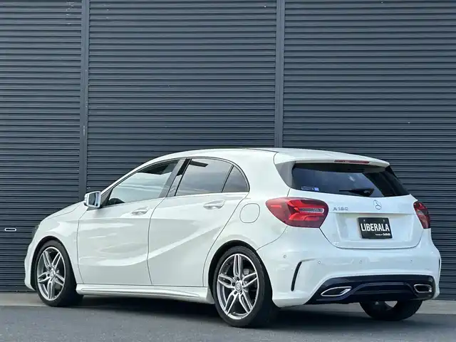 メルセデス・ベンツ Ａ１８０ スポーツ 茨城県 2017(平29)年 4万km カルサイトホワイト 後期型 /AMGレザ-エクスクル-シブパッケージ /パノラミックSR /harman/kardon /本革 /シ-トヒ-タ- /M付PWシ-ト /アンビエントライト /レザ-調インテリアトリム /RSP /ACC /LKA /BSA /PRE-SAFE /Bカメラ /パ-クトロニック /ナビ /TV /CarPlay/BT/DVD/CD /LED/ETC2.0/禁煙車