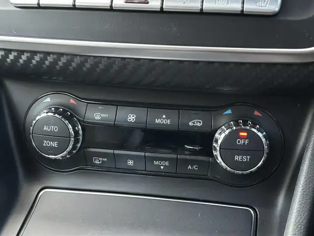 メルセデス・ベンツ Ａ１８０ スポーツ 茨城県 2017(平29)年 4万km カルサイトホワイト 後期型 /AMGレザ-エクスクル-シブパッケージ /パノラミックSR /harman/kardon /本革 /シ-トヒ-タ- /M付PWシ-ト /アンビエントライト /レザ-調インテリアトリム /RSP /ACC /LKA /BSA /PRE-SAFE /Bカメラ /パ-クトロニック /ナビ /TV /CarPlay/BT/DVD/CD /LED/ETC2.0/禁煙車