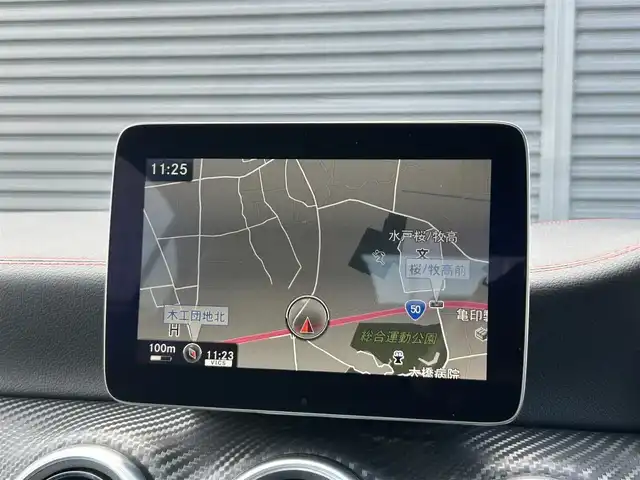 メルセデス・ベンツ Ａ１８０ スポーツ 茨城県 2017(平29)年 4万km カルサイトホワイト 後期型 /AMGレザ-エクスクル-シブパッケージ /パノラミックSR /harman/kardon /本革 /シ-トヒ-タ- /M付PWシ-ト /アンビエントライト /レザ-調インテリアトリム /RSP /ACC /LKA /BSA /PRE-SAFE /Bカメラ /パ-クトロニック /ナビ /TV /CarPlay/BT/DVD/CD /LED/ETC2.0/禁煙車