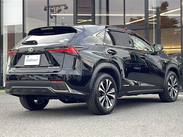 レクサス ＮＸ 300h Fスポーツ 大阪府 2019(平31)年 5万km ブラック １オーナー　サンルーフ　衝突軽減システム　純正ナビ　全周囲カメラ　フルセグＴＶ　Ｂｌｕｅｔｏｏｔｈ　ＣＤ　赤革シート　パワーシート　シートヒーター　ベンチレーション　シートメモリ　三眼ＬＥＤヘッドライト　レーダークルコン　ＥＴＣ２．０　パドルシフト　純正アルミホイール　スペアキー　取扱説明書　保証書　フロアマット　