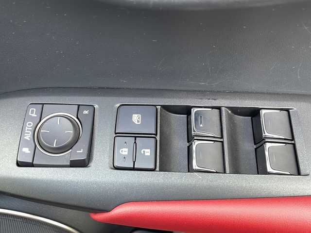 レクサス ＮＸ 300h Fスポーツ 大阪府 2019(平31)年 5万km ブラック １オーナー　サンルーフ　衝突軽減システム　純正ナビ　全周囲カメラ　フルセグＴＶ　Ｂｌｕｅｔｏｏｔｈ　ＣＤ　赤革シート　パワーシート　シートヒーター　ベンチレーション　シートメモリ　三眼ＬＥＤヘッドライト　レーダークルコン　ＥＴＣ２．０　パドルシフト　純正アルミホイール　スペアキー　取扱説明書　保証書　フロアマット　