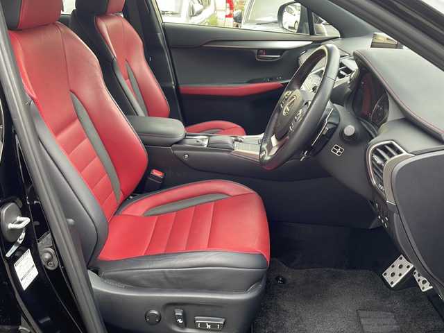 レクサス ＮＸ 300h Fスポーツ 大阪府 2019(平31)年 5万km ブラック １オーナー　サンルーフ　衝突軽減システム　純正ナビ　全周囲カメラ　フルセグＴＶ　Ｂｌｕｅｔｏｏｔｈ　ＣＤ　赤革シート　パワーシート　シートヒーター　ベンチレーション　シートメモリ　三眼ＬＥＤヘッドライト　レーダークルコン　ＥＴＣ２．０　パドルシフト　純正アルミホイール　スペアキー　取扱説明書　保証書　フロアマット　