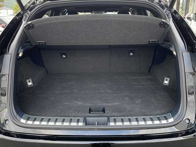 レクサス ＮＸ 300h Fスポーツ 大阪府 2019(平31)年 5万km ブラック １オーナー　サンルーフ　衝突軽減システム　純正ナビ　全周囲カメラ　フルセグＴＶ　Ｂｌｕｅｔｏｏｔｈ　ＣＤ　赤革シート　パワーシート　シートヒーター　ベンチレーション　シートメモリ　三眼ＬＥＤヘッドライト　レーダークルコン　ＥＴＣ２．０　パドルシフト　純正アルミホイール　スペアキー　取扱説明書　保証書　フロアマット　