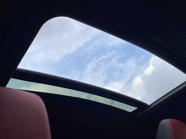 レクサス ＮＸ 300h Fスポーツ 大阪府 2019(平31)年 5万km ブラック １オーナー　サンルーフ　衝突軽減システム　純正ナビ　全周囲カメラ　フルセグＴＶ　Ｂｌｕｅｔｏｏｔｈ　ＣＤ　赤革シート　パワーシート　シートヒーター　ベンチレーション　シートメモリ　三眼ＬＥＤヘッドライト　レーダークルコン　ＥＴＣ２．０　パドルシフト　純正アルミホイール　スペアキー　取扱説明書　保証書　フロアマット　