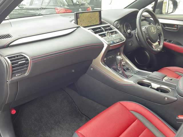 レクサス ＮＸ 300h Fスポーツ 大阪府 2019(平31)年 5万km ブラック １オーナー　サンルーフ　衝突軽減システム　純正ナビ　全周囲カメラ　フルセグＴＶ　Ｂｌｕｅｔｏｏｔｈ　ＣＤ　赤革シート　パワーシート　シートヒーター　ベンチレーション　シートメモリ　三眼ＬＥＤヘッドライト　レーダークルコン　ＥＴＣ２．０　パドルシフト　純正アルミホイール　スペアキー　取扱説明書　保証書　フロアマット　