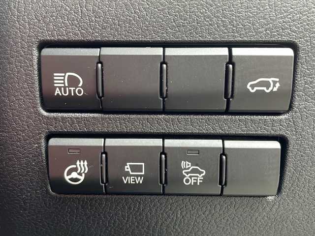 レクサス ＮＸ 300h Fスポーツ 大阪府 2019(平31)年 5万km ブラック １オーナー　サンルーフ　衝突軽減システム　純正ナビ　全周囲カメラ　フルセグＴＶ　Ｂｌｕｅｔｏｏｔｈ　ＣＤ　赤革シート　パワーシート　シートヒーター　ベンチレーション　シートメモリ　三眼ＬＥＤヘッドライト　レーダークルコン　ＥＴＣ２．０　パドルシフト　純正アルミホイール　スペアキー　取扱説明書　保証書　フロアマット　