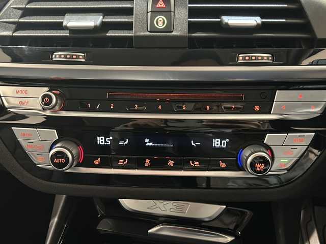 ＢＭＷ Ｘ３ xDrive20i Xライン 新潟県 2020(令2)年 4.1万km サファイアブラックP ハイラインパッケージ/・ランバーサポート/・リヤシートヒーティング/・ヴァーネスカ・レザー・シート/ナビゲーションシステム/・TV/BT/USB/全周囲カメラ/アダプティブ・ヘッドライト/パーキングアシストプラス/・PDC／パーク・ディスタンス・コントロール/（フロント&リヤ、ビジュアル表示機能付）/・パーキング・アシスト（並列・縦列）/・トップ・ビュー/・ サイド・ビュー・カメラ/・リヤ・ビュー・カメラ（予想進路表示機能付）/ドライビング・アシスト・プラス/・アクティブ・クルーズ・コントロール（ストップ&ゴー機能付）/・ステアリング&レーン・コントロール・アシスト/・ レーン・ディパーチャー・ウォーニング（車線逸脱警告システム）/・ レーン・チェンジ・ウォーニング/・ アクティブ・サイド・コリジョン・プロテクション/・ 前車接近警告機能/・ 衝突回避・被害軽減ブレーキ/・ 事故回避アシスト/・後車衝突警告機能/ABS/CBC/DSC／DTC／DBC/HDC/パワーシート/ETC2.0/ドライブレコーダー/ワイヤレス充電