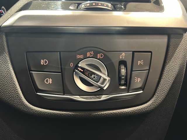 ＢＭＷ Ｘ３ xDrive20i Xライン 新潟県 2020(令2)年 4.1万km サファイアブラックP ハイラインパッケージ/・ランバーサポート/・リヤシートヒーティング/・ヴァーネスカ・レザー・シート/ナビゲーションシステム/・TV/BT/USB/全周囲カメラ/アダプティブ・ヘッドライト/パーキングアシストプラス/・PDC／パーク・ディスタンス・コントロール/（フロント&リヤ、ビジュアル表示機能付）/・パーキング・アシスト（並列・縦列）/・トップ・ビュー/・ サイド・ビュー・カメラ/・リヤ・ビュー・カメラ（予想進路表示機能付）/ドライビング・アシスト・プラス/・アクティブ・クルーズ・コントロール（ストップ&ゴー機能付）/・ステアリング&レーン・コントロール・アシスト/・ レーン・ディパーチャー・ウォーニング（車線逸脱警告システム）/・ レーン・チェンジ・ウォーニング/・ アクティブ・サイド・コリジョン・プロテクション/・ 前車接近警告機能/・ 衝突回避・被害軽減ブレーキ/・ 事故回避アシスト/・後車衝突警告機能/ABS/CBC/DSC／DTC／DBC/HDC/パワーシート/ETC2.0/ドライブレコーダー/ワイヤレス充電