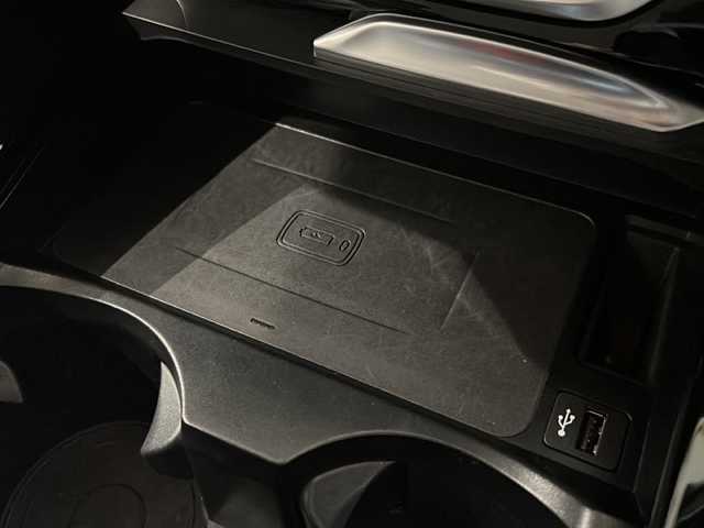 ＢＭＷ Ｘ３ xDrive20i Xライン 新潟県 2020(令2)年 4.1万km サファイアブラックP ハイラインパッケージ/・ランバーサポート/・リヤシートヒーティング/・ヴァーネスカ・レザー・シート/ナビゲーションシステム/・TV/BT/USB/全周囲カメラ/アダプティブ・ヘッドライト/パーキングアシストプラス/・PDC／パーク・ディスタンス・コントロール/（フロント&リヤ、ビジュアル表示機能付）/・パーキング・アシスト（並列・縦列）/・トップ・ビュー/・ サイド・ビュー・カメラ/・リヤ・ビュー・カメラ（予想進路表示機能付）/ドライビング・アシスト・プラス/・アクティブ・クルーズ・コントロール（ストップ&ゴー機能付）/・ステアリング&レーン・コントロール・アシスト/・ レーン・ディパーチャー・ウォーニング（車線逸脱警告システム）/・ レーン・チェンジ・ウォーニング/・ アクティブ・サイド・コリジョン・プロテクション/・ 前車接近警告機能/・ 衝突回避・被害軽減ブレーキ/・ 事故回避アシスト/・後車衝突警告機能/ABS/CBC/DSC／DTC／DBC/HDC/パワーシート/ETC2.0/ドライブレコーダー/ワイヤレス充電