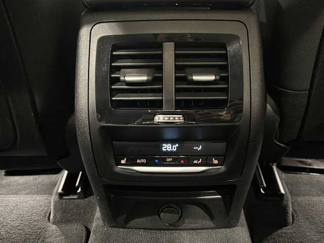 ＢＭＷ Ｘ３ xDrive20i Xライン 新潟県 2020(令2)年 4.1万km サファイアブラックP ハイラインパッケージ/・ランバーサポート/・リヤシートヒーティング/・ヴァーネスカ・レザー・シート/ナビゲーションシステム/・TV/BT/USB/全周囲カメラ/アダプティブ・ヘッドライト/パーキングアシストプラス/・PDC／パーク・ディスタンス・コントロール/（フロント&リヤ、ビジュアル表示機能付）/・パーキング・アシスト（並列・縦列）/・トップ・ビュー/・ サイド・ビュー・カメラ/・リヤ・ビュー・カメラ（予想進路表示機能付）/ドライビング・アシスト・プラス/・アクティブ・クルーズ・コントロール（ストップ&ゴー機能付）/・ステアリング&レーン・コントロール・アシスト/・ レーン・ディパーチャー・ウォーニング（車線逸脱警告システム）/・ レーン・チェンジ・ウォーニング/・ アクティブ・サイド・コリジョン・プロテクション/・ 前車接近警告機能/・ 衝突回避・被害軽減ブレーキ/・ 事故回避アシスト/・後車衝突警告機能/ABS/CBC/DSC／DTC／DBC/HDC/パワーシート/ETC2.0/ドライブレコーダー/ワイヤレス充電