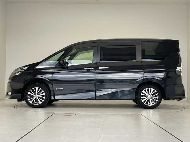 日産 セレナ e－パワー ハイウェイスター V 愛知県 2020(令2)年 5.4万km ダイヤモンドブラック プロパイロット/純正10型ナビ/フリップダウンモニター/両側パワースライドドア/レーダークルーズコントロール/バックカメラ/全方位カメラ/コーナーセンサー/純正アルミホイール/ＥＴＣ/ブラインドスポットモニター/LEDヘッドライト/衝突軽減システム/フルセグ/CD DVD/Bluetooth/レーンキープアシスト/ステアリングスイッチ/スマートキー/プッシュスタート