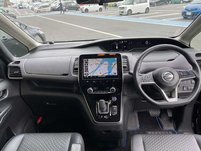 日産 セレナ e－パワー ハイウェイスター V 愛知県 2020(令2)年 5.4万km ダイヤモンドブラック プロパイロット/純正10型ナビ/フリップダウンモニター/両側パワースライドドア/レーダークルーズコントロール/バックカメラ/全方位カメラ/コーナーセンサー/純正アルミホイール/ＥＴＣ/ブラインドスポットモニター/LEDヘッドライト/衝突軽減システム/フルセグ/CD DVD/Bluetooth/レーンキープアシスト/ステアリングスイッチ/スマートキー/プッシュスタート