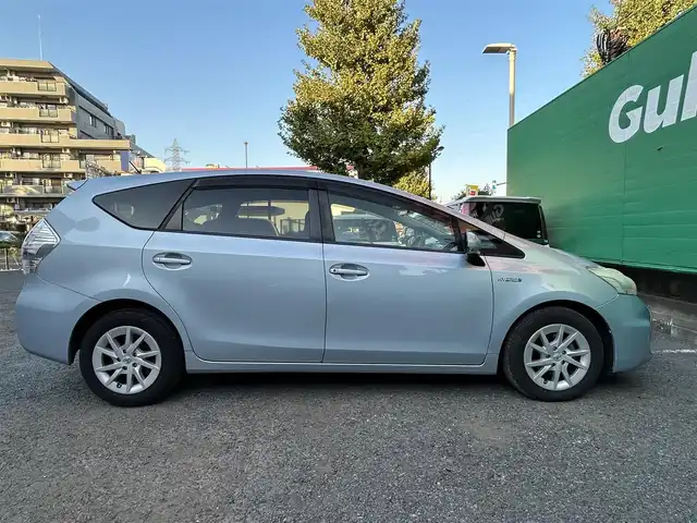 トヨタ プリウス α S 東京都 2011(平23)年 7.5万km クリアストリームメタリック 純正ディーラーナビ(NSCT-W61)/(CD/フルセグTV/AUX)/バックカメラ/スマートキー/プッシュスタート/オートエアコン/純正フロアマット/ハロゲンヘッドライト/オートライト/保証書/取扱説明書/スペアキー