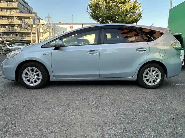 トヨタ プリウス α S 東京都 2011(平23)年 7.5万km クリアストリームメタリック 純正ディーラーナビ(NSCT-W61)/(CD/フルセグTV/AUX)/バックカメラ/スマートキー/プッシュスタート/オートエアコン/純正フロアマット/ハロゲンヘッドライト/オートライト/保証書/取扱説明書/スペアキー