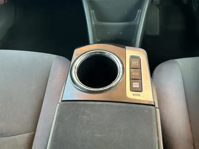 トヨタ プリウス α S 東京都 2011(平23)年 7.5万km クリアストリームメタリック 純正ディーラーナビ(NSCT-W61)/(CD/フルセグTV/AUX)/バックカメラ/スマートキー/プッシュスタート/オートエアコン/純正フロアマット/ハロゲンヘッドライト/オートライト/保証書/取扱説明書/スペアキー