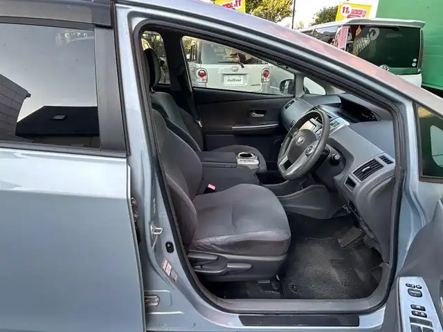 トヨタ プリウス α S 東京都 2011(平23)年 7.5万km クリアストリームメタリック 純正ディーラーナビ(NSCT-W61)/(CD/フルセグTV/AUX)/バックカメラ/スマートキー/プッシュスタート/オートエアコン/純正フロアマット/ハロゲンヘッドライト/オートライト/保証書/取扱説明書/スペアキー