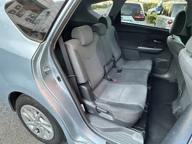 トヨタ プリウス α S 東京都 2011(平23)年 7.5万km クリアストリームメタリック 純正ディーラーナビ(NSCT-W61)/(CD/フルセグTV/AUX)/バックカメラ/スマートキー/プッシュスタート/オートエアコン/純正フロアマット/ハロゲンヘッドライト/オートライト/保証書/取扱説明書/スペアキー