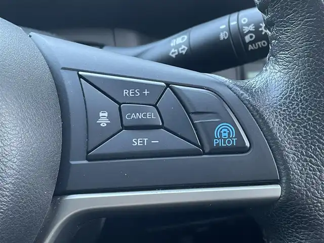 日産 セレナ ハイウェイスター Vセレクション 東京都 2018(平30)年 7.6万km ブリリアントホワイトパール 社外ナビ/インテリジェント パーキングアシスト/全周囲カメラ/フルセグTV/Bluetooth/FM/AM/USB/HDMI/デジタルインナーミラー/両側電動スライドドア/前後コーナーセンサー/衝突軽減ブレーキ/横滑り防止装置/純正フロアマット/ETC2.0/レーダークルーズコントロール/スマートキー