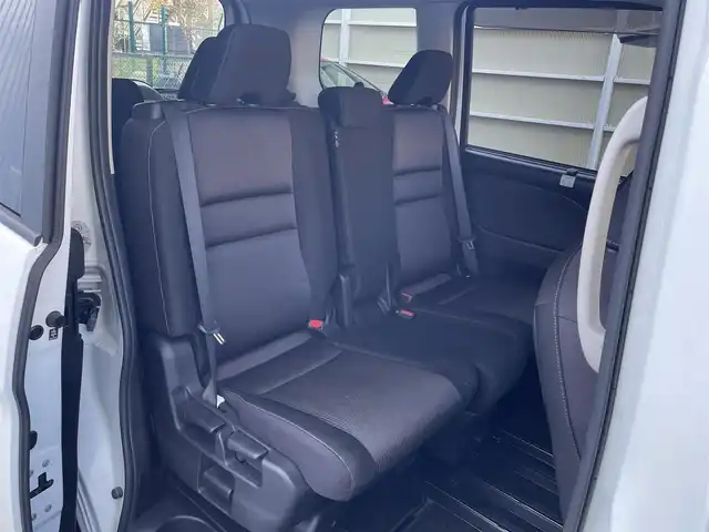 日産 セレナ ハイウェイスター Vセレクション 東京都 2018(平30)年 7.6万km ブリリアントホワイトパール 社外ナビ/インテリジェント パーキングアシスト/全周囲カメラ/フルセグTV/Bluetooth/FM/AM/USB/HDMI/デジタルインナーミラー/両側電動スライドドア/前後コーナーセンサー/衝突軽減ブレーキ/横滑り防止装置/純正フロアマット/ETC2.0/レーダークルーズコントロール/スマートキー