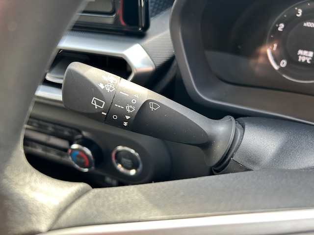 ダイハツ ロッキー G 東京都 2019(令1)年 0.3万km ブラックマイカメタリック/ブライトシルバーメタリック 2トーン 純正ナビ/(フルセグTV/Bluetooth/CD/DVD/SD/ipod)/バックカメラ/スマートアシスト/ETC/前方ドライブレコーダー/前席シートヒーター/衝突回避支援ブレーキ機能/ブレーキ制御付誤発進抑制機能/先行車発信お知らせ機能/クルーズコントロール/純正フロアマット/ステアリングスイッチ/電格ミラー/スペアキー1本/取扱説明書/保証書