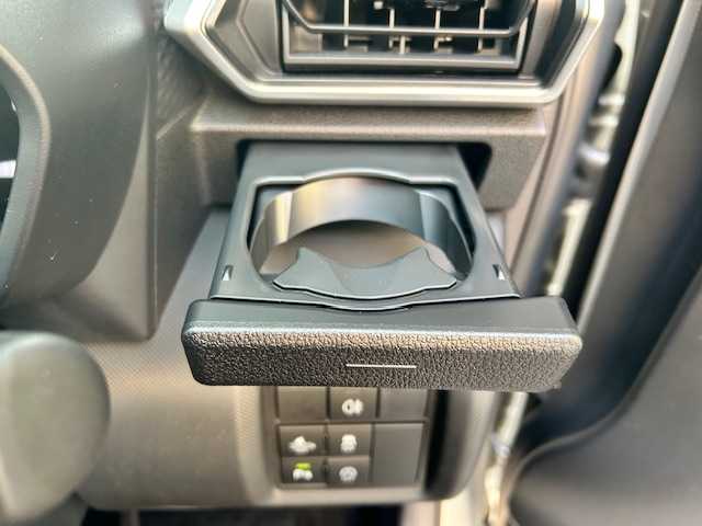 ダイハツ ロッキー G 東京都 2019(令1)年 0.3万km ブラックマイカメタリック/ブライトシルバーメタリック 2トーン 純正ナビ/(フルセグTV/Bluetooth/CD/DVD/SD/ipod)/バックカメラ/スマートアシスト/ETC/前方ドライブレコーダー/前席シートヒーター/衝突回避支援ブレーキ機能/ブレーキ制御付誤発進抑制機能/先行車発信お知らせ機能/クルーズコントロール/純正フロアマット/ステアリングスイッチ/電格ミラー/スペアキー1本/取扱説明書/保証書