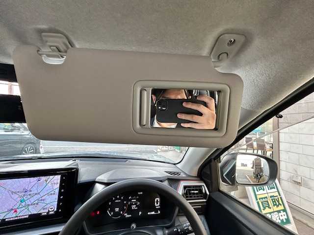 ダイハツ ロッキー G 東京都 2019(令1)年 0.3万km ブラックマイカメタリック/ブライトシルバーメタリック 2トーン 純正ナビ/(フルセグTV/Bluetooth/CD/DVD/SD/ipod)/バックカメラ/スマートアシスト/ETC/前方ドライブレコーダー/前席シートヒーター/衝突回避支援ブレーキ機能/ブレーキ制御付誤発進抑制機能/先行車発信お知らせ機能/クルーズコントロール/純正フロアマット/ステアリングスイッチ/電格ミラー/スペアキー1本/取扱説明書/保証書