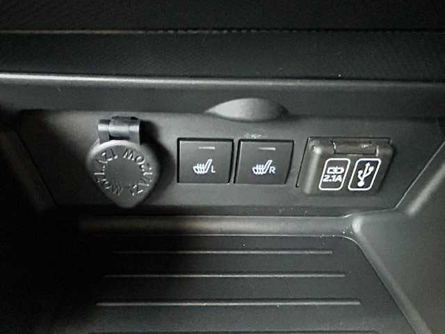 ダイハツ ロッキー G 東京都 2019(令1)年 0.3万km ブラックマイカメタリック/ブライトシルバーメタリック 2トーン 純正ナビ/(フルセグTV/Bluetooth/CD/DVD/SD/ipod)/バックカメラ/スマートアシスト/ETC/前方ドライブレコーダー/前席シートヒーター/衝突回避支援ブレーキ機能/ブレーキ制御付誤発進抑制機能/先行車発信お知らせ機能/クルーズコントロール/純正フロアマット/ステアリングスイッチ/電格ミラー/スペアキー1本/取扱説明書/保証書