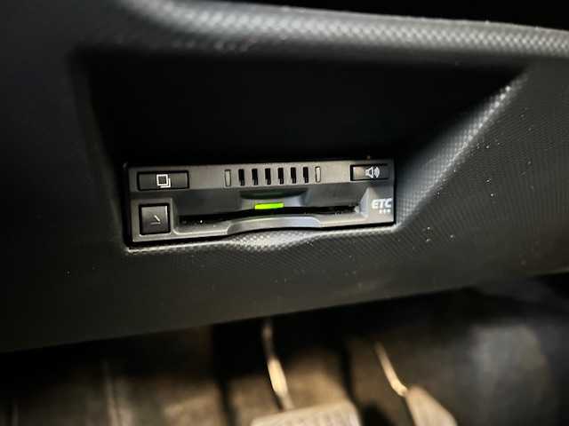 ダイハツ ロッキー G 東京都 2019(令1)年 0.3万km ブラックマイカメタリック/ブライトシルバーメタリック 2トーン 純正ナビ/(フルセグTV/Bluetooth/CD/DVD/SD/ipod)/バックカメラ/スマートアシスト/ETC/前方ドライブレコーダー/前席シートヒーター/衝突回避支援ブレーキ機能/ブレーキ制御付誤発進抑制機能/先行車発信お知らせ機能/クルーズコントロール/純正フロアマット/ステアリングスイッチ/電格ミラー/スペアキー1本/取扱説明書/保証書