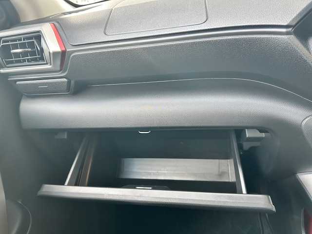 ダイハツ ロッキー G 東京都 2019(令1)年 0.3万km ブラックマイカメタリック/ブライトシルバーメタリック 2トーン 純正ナビ/(フルセグTV/Bluetooth/CD/DVD/SD/ipod)/バックカメラ/スマートアシスト/ETC/前方ドライブレコーダー/前席シートヒーター/衝突回避支援ブレーキ機能/ブレーキ制御付誤発進抑制機能/先行車発信お知らせ機能/クルーズコントロール/純正フロアマット/ステアリングスイッチ/電格ミラー/スペアキー1本/取扱説明書/保証書