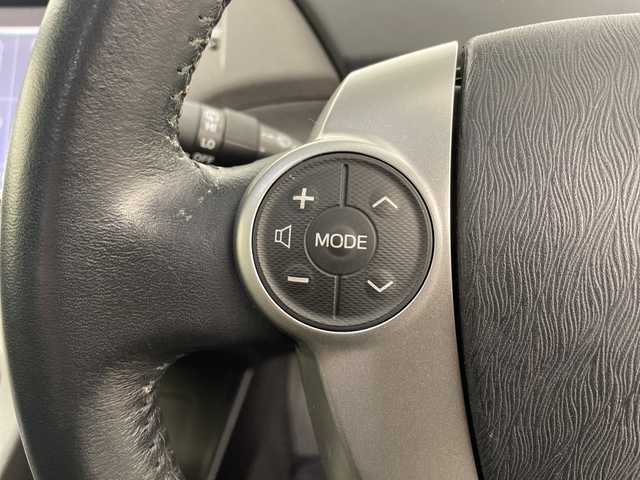 トヨタ プリウス G 大分県 2015(平27)年 4.2万km スーパーホワイトⅡ アルパインナビ/パワーシート/サンルーフ/バックカメラ/ステリングスイッチ/フルセグＴＶ(ＤＶＤ／ＢＴ／ＣＤ)/ＥＴＣ/社外マフラー/前方ドラレコ/ＬＯＸＡＲＮＹ１８インチホイール/ハーフレザーシート