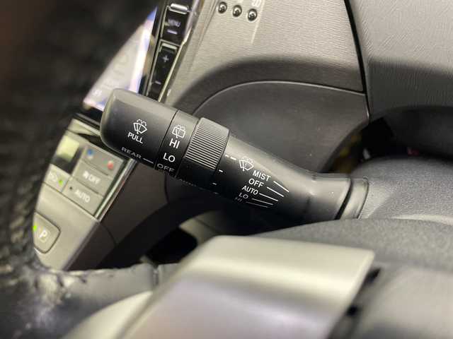 トヨタ プリウス G 大分県 2015(平27)年 4.2万km スーパーホワイトⅡ アルパインナビ/パワーシート/サンルーフ/バックカメラ/ステリングスイッチ/フルセグＴＶ(ＤＶＤ／ＢＴ／ＣＤ)/ＥＴＣ/社外マフラー/前方ドラレコ/ＬＯＸＡＲＮＹ１８インチホイール/ハーフレザーシート